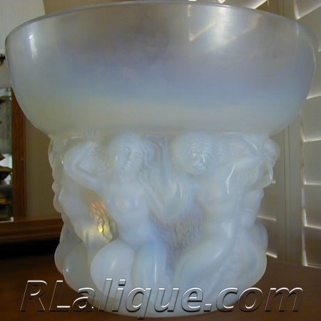 RLalique Opalescent Naiades Vase